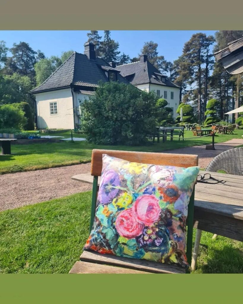 Hildasholm - Annika Berglöf blomkudde